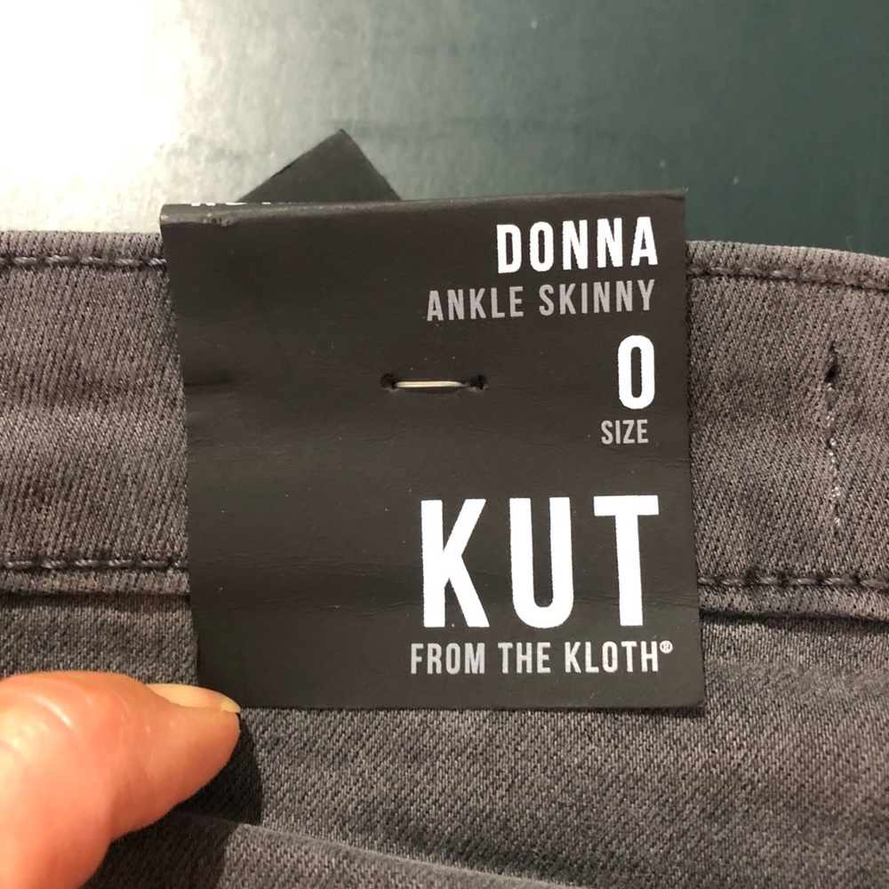 NEW Kut From The Kloth Donna Skinny Jeans with Raw Hem, Size 0, Gray - Picture 6 of 7